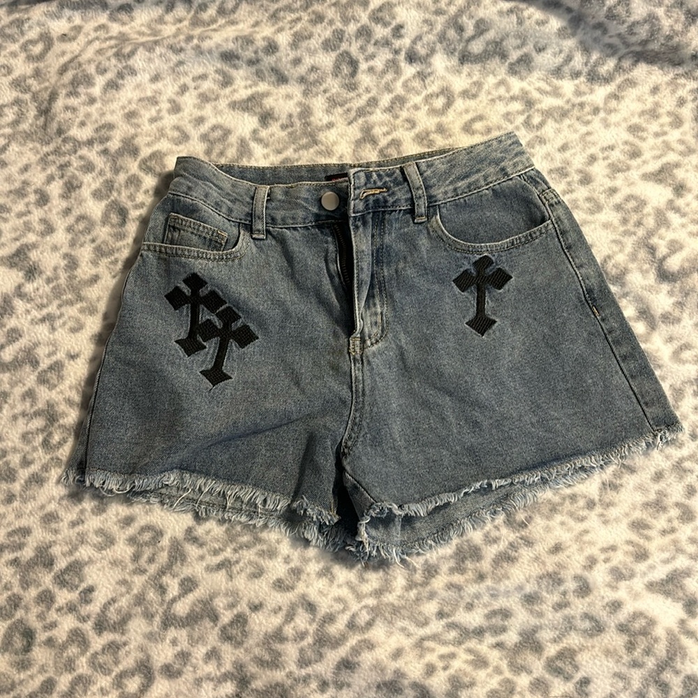 Mid rise cross shorts